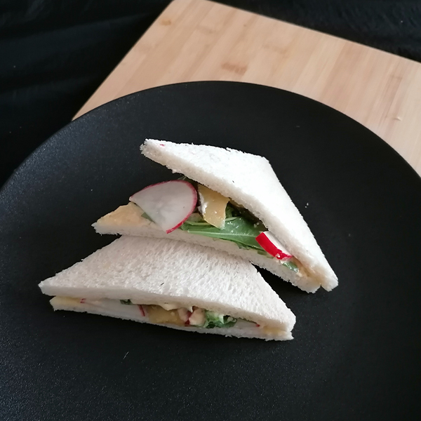 Hummus – Rucola Tramezzini (2 Stück) - Huber Sandwich